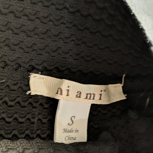 Black and white poof skirt - Picture 3 of 4